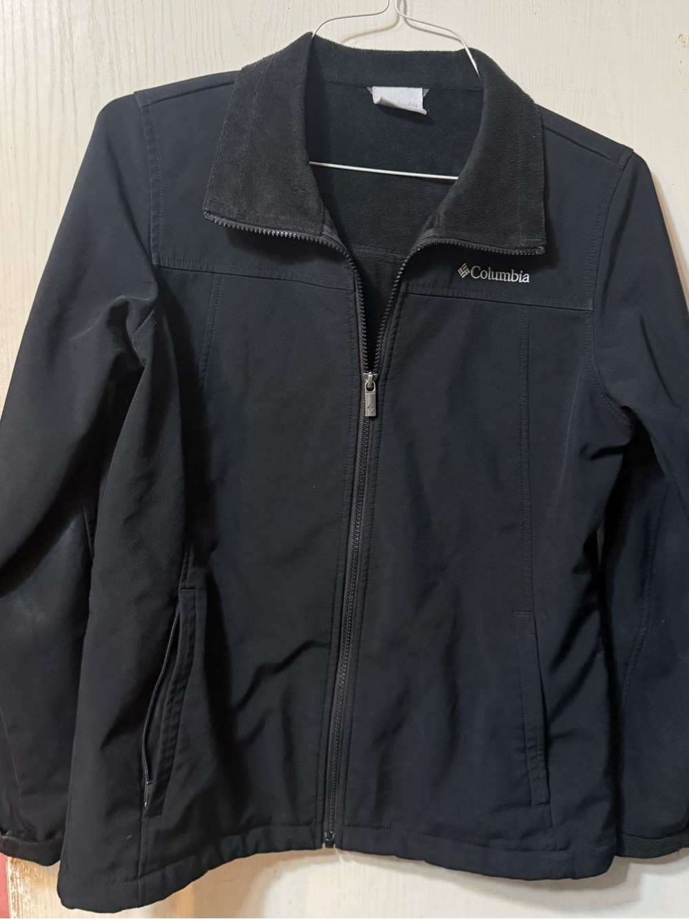 Columbia Men's Black Lightweight Softshell Jacket